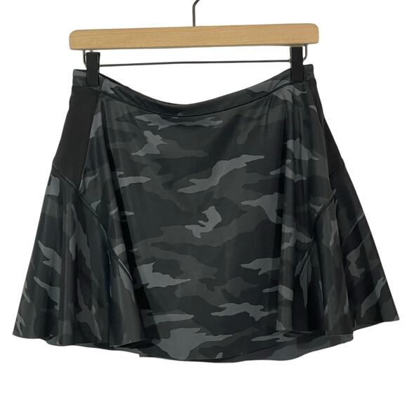 Athleta Match Point Printed Skort in Supersonic - Black Camo - Small - Picture 1 of 16